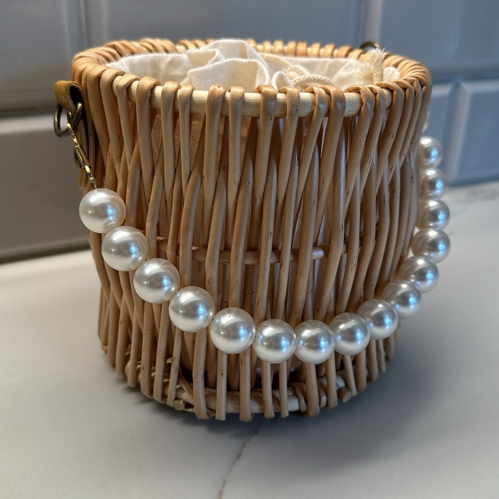 Basket Purse with Pearl Handle - Picture 3 of 9